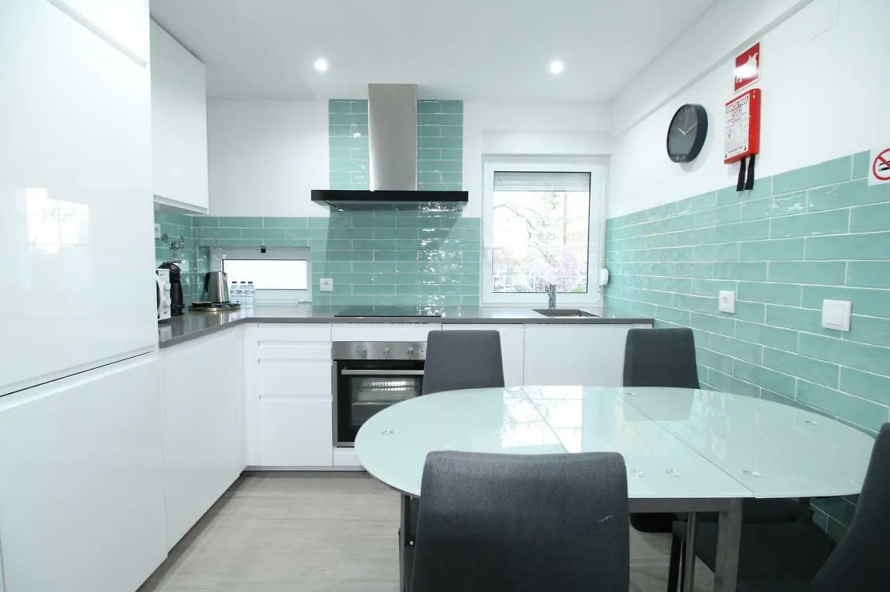 Apartment Ferienwohnung Olivais - Perto Parque Das Nacoes, A 2 Min Do Metro Lisboa